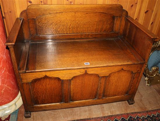 Oak box settle